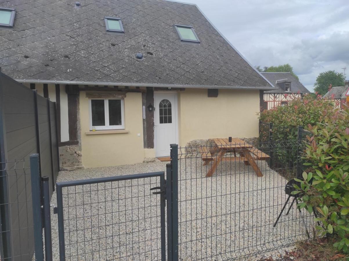 Gites De Terophey & Kena Thiberville Exteriör bild